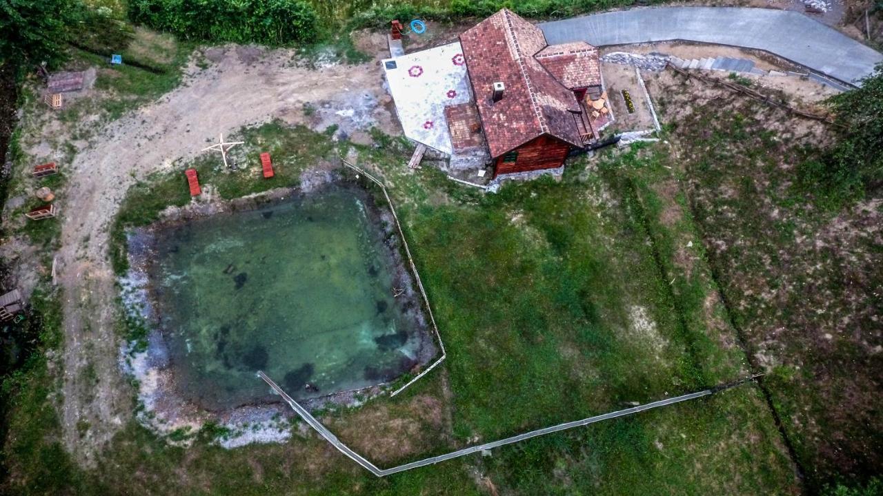 Vajat Tuk Villa Bajina Basta Exteriör bild