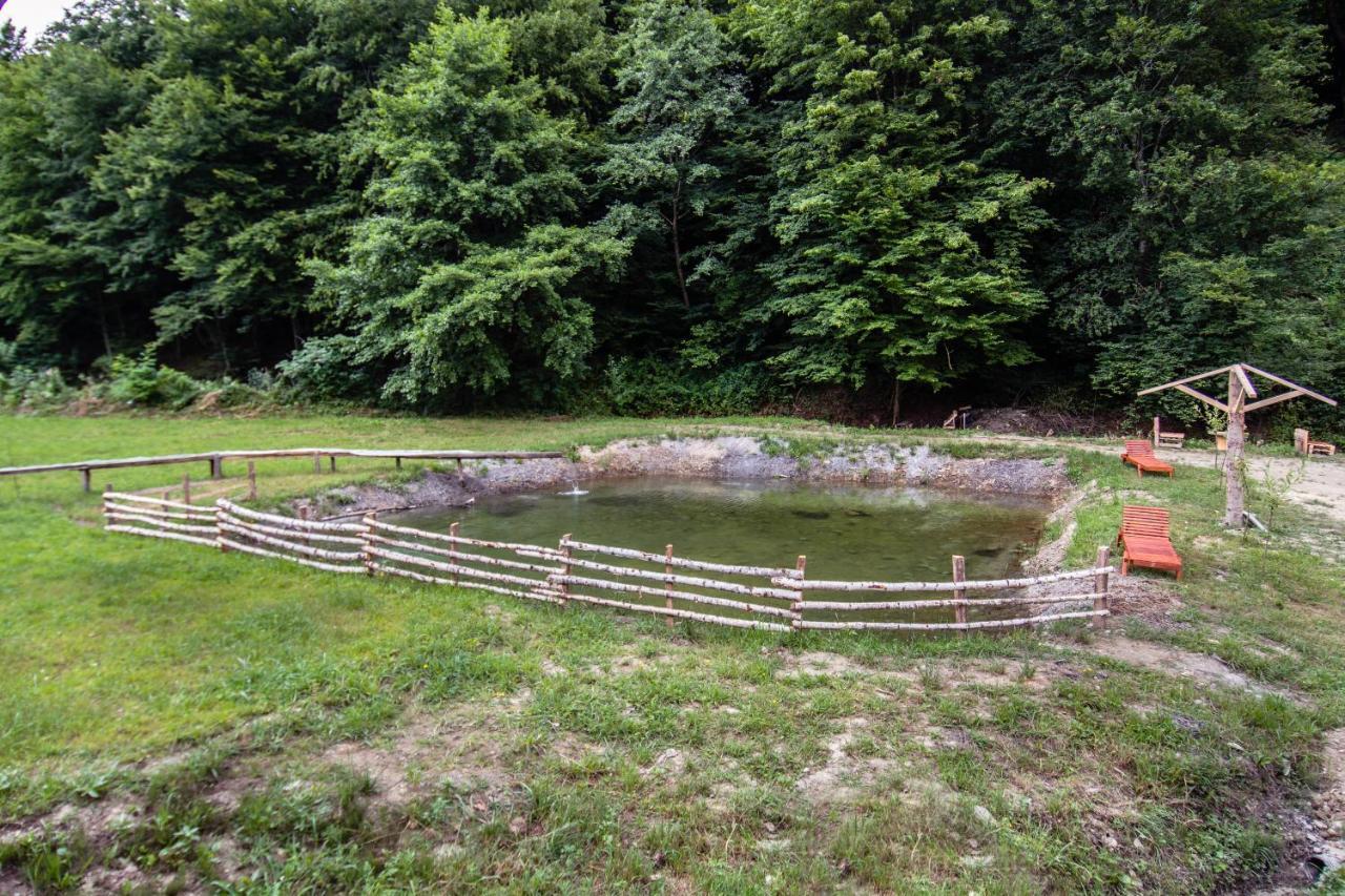 Vajat Tuk Villa Bajina Basta Exteriör bild