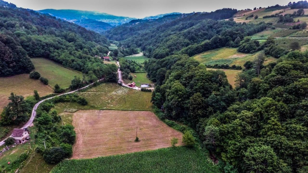 Vajat Tuk Villa Bajina Basta Exteriör bild