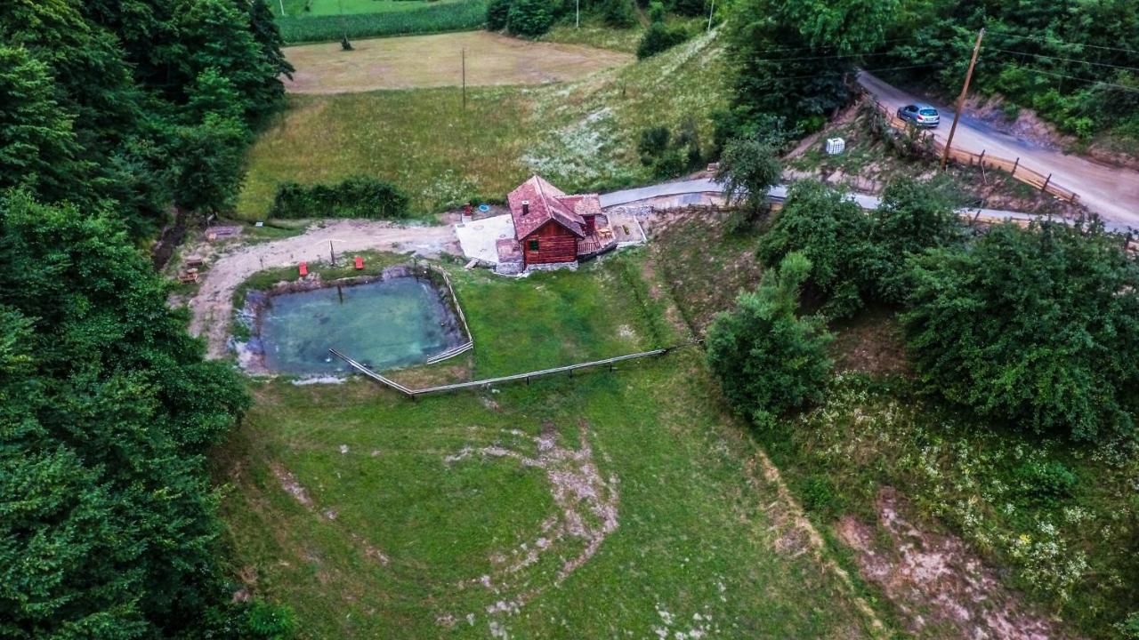 Vajat Tuk Villa Bajina Basta Exteriör bild