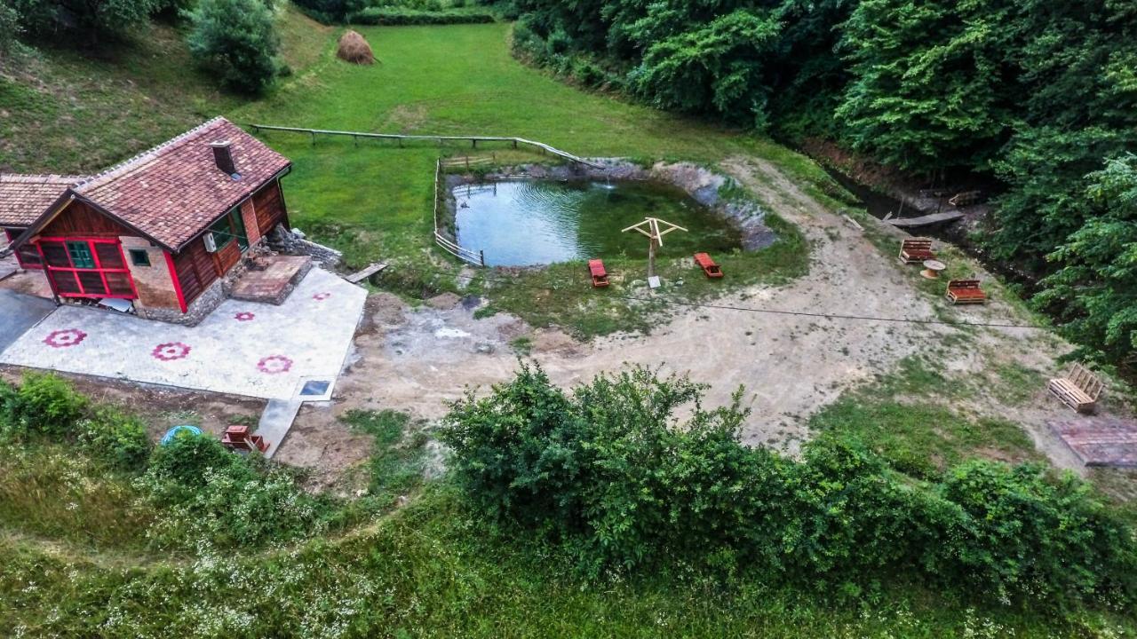 Vajat Tuk Villa Bajina Basta Exteriör bild