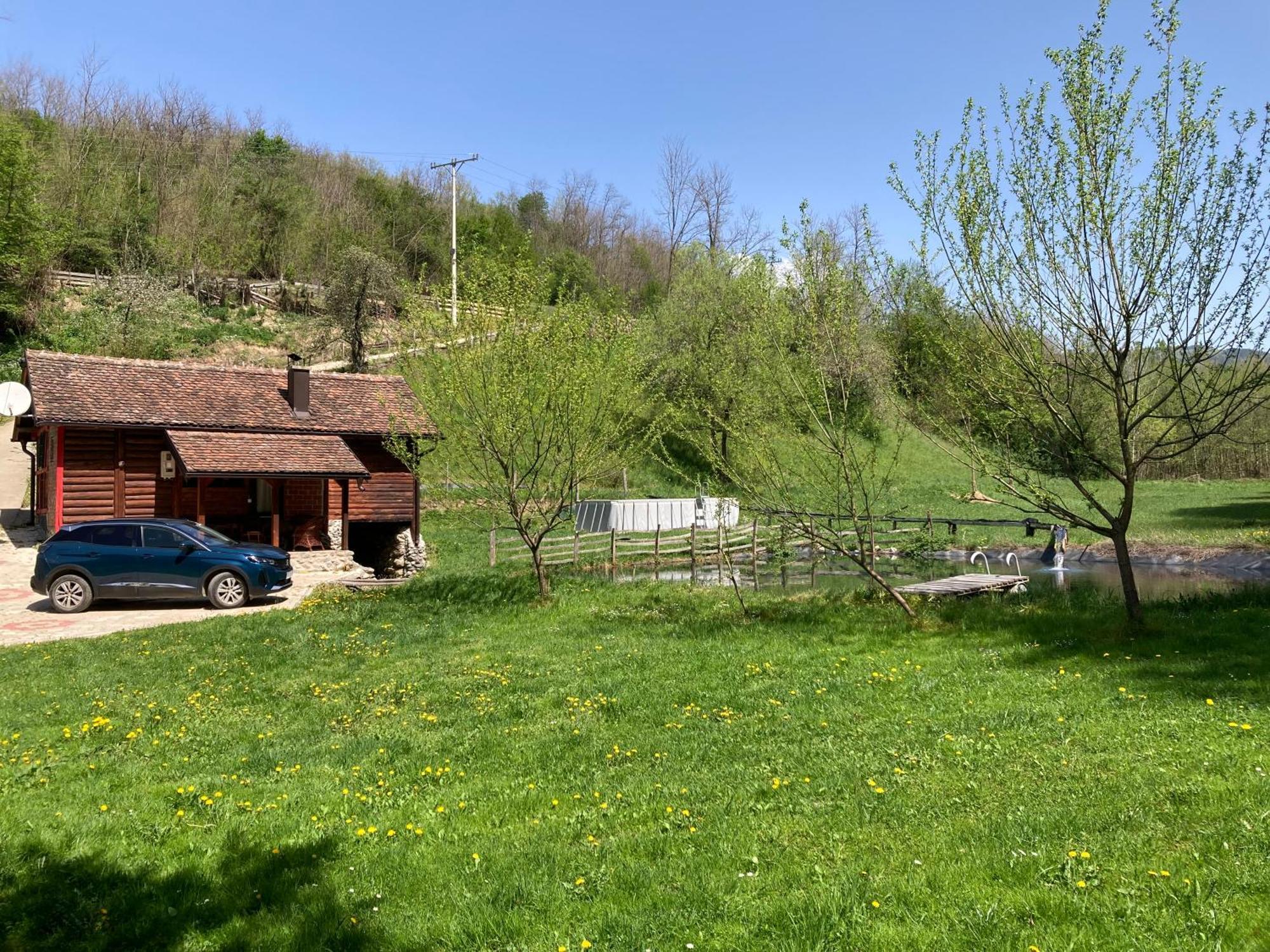 Vajat Tuk Villa Bajina Basta Exteriör bild