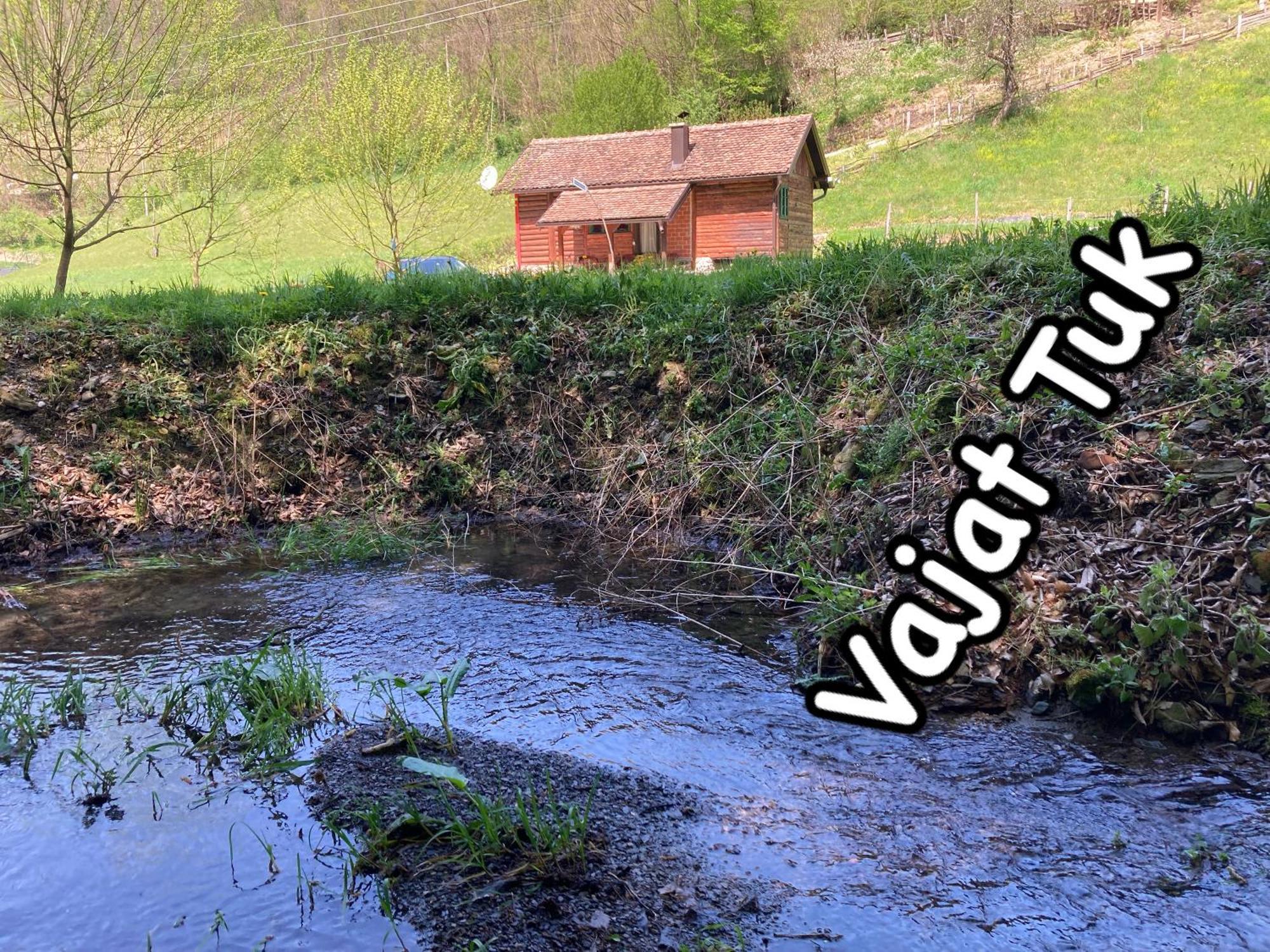 Vajat Tuk Villa Bajina Basta Exteriör bild